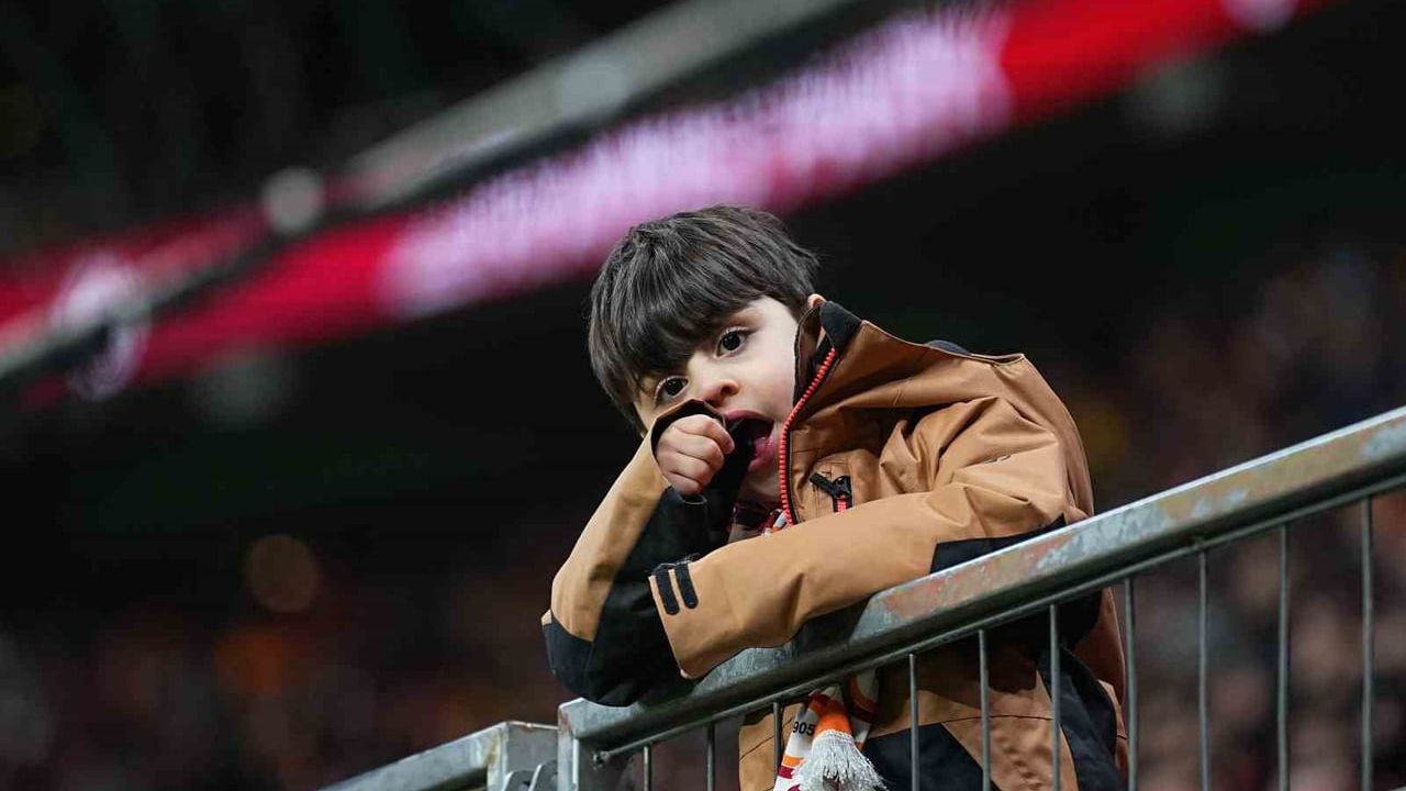 Galatasaray taraftarları RAMS Park'ta yönetimi protesto etti