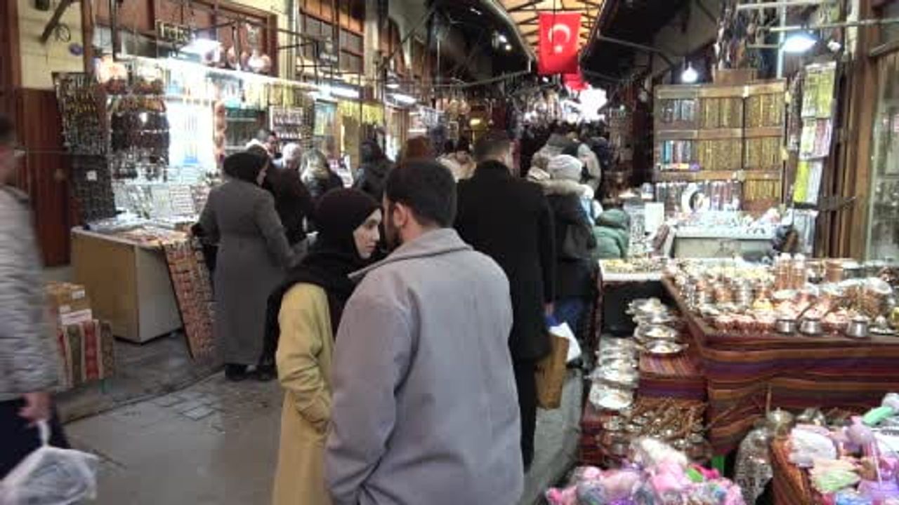 Gaziantep'in tarihi çarşılarında yarıyıl tatili yoğunluğu