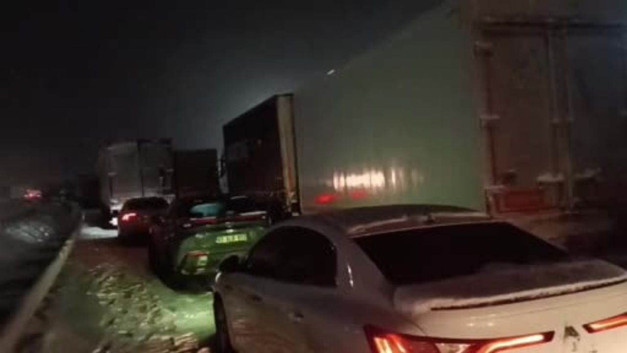 Gaziantep-Kahramanmaraş D-835'te Yoğun Karla Ulaşım Kesintisi