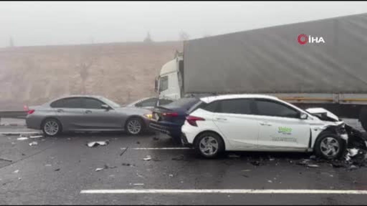 Gaziantep-Şanlıurfa yolunda sis kaynaklı zincirleme kaza: Yaralılar var