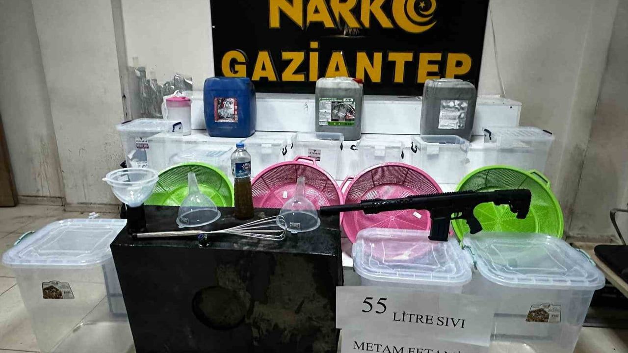 Gaziantep’te 55 litre sıvı metamfetamin ele geçirildi; 3 kişi tutuklandı