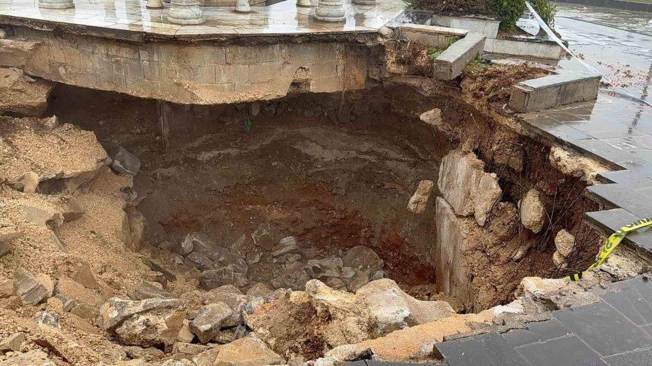 Gaziantep'te cami avlusunda çökme: Ali Erçelebi Cami'de şadırvan zarar gördü