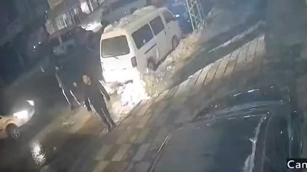 Gaziantep'te gizli buzlanma 3 araçlı zincirleme kazaya yol açtı
