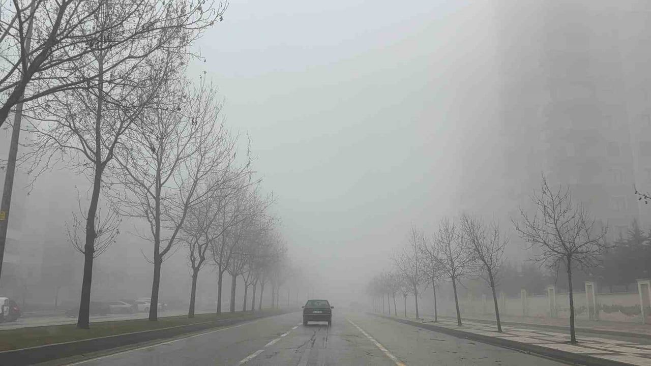 Gaziantep'te İki Gündür Yoğun Sis ve Yağış Etkili