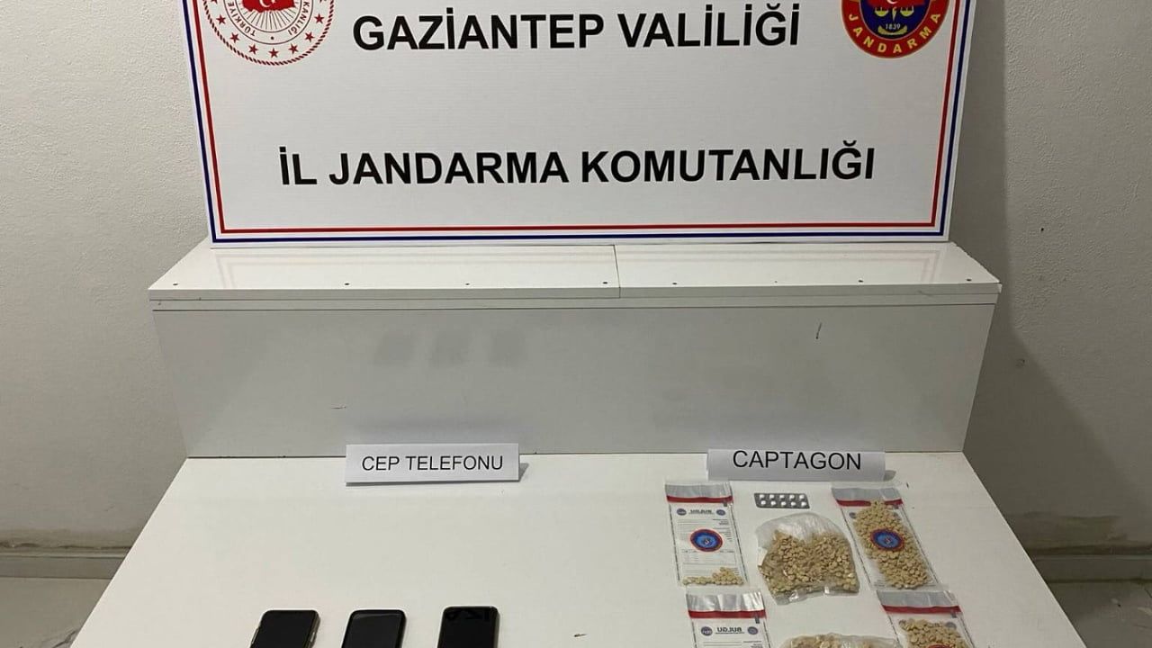 Gaziantep'te jandarma operasyonu: 5 bin captagon ele geçirildi, 2 kişi tutuklandı