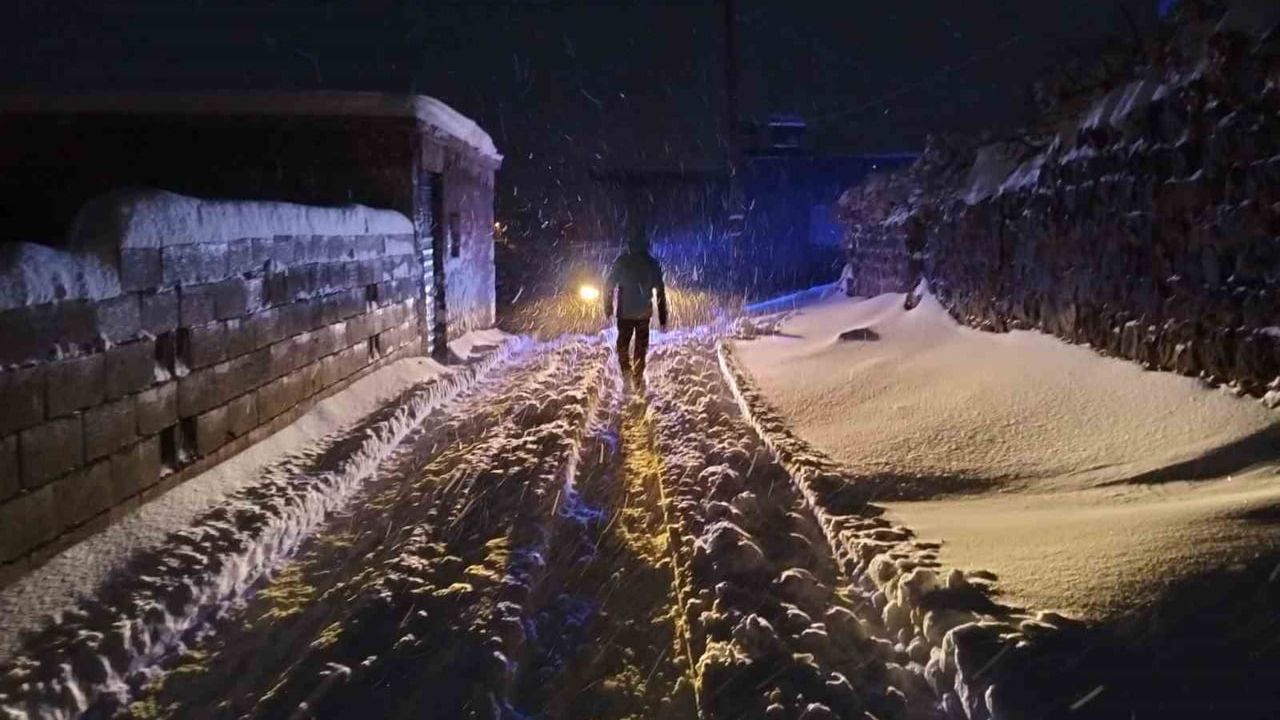 Gaziantep'te UMKE, karbonmonoksit zehirlenmesi yaşayan 9 kişilik aileye müdahale etti