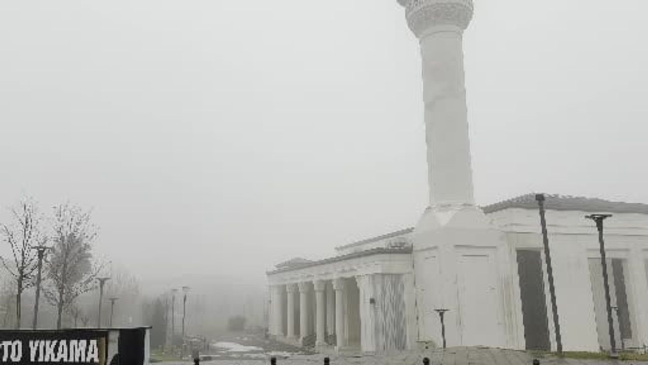 Gaziantep'te yoğun sis ulaşımı olumsuz etkiledi