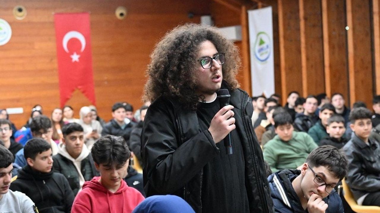 Gaziosmanpaşa'da Gençlik Kampları ile öğrencilere moral desteği