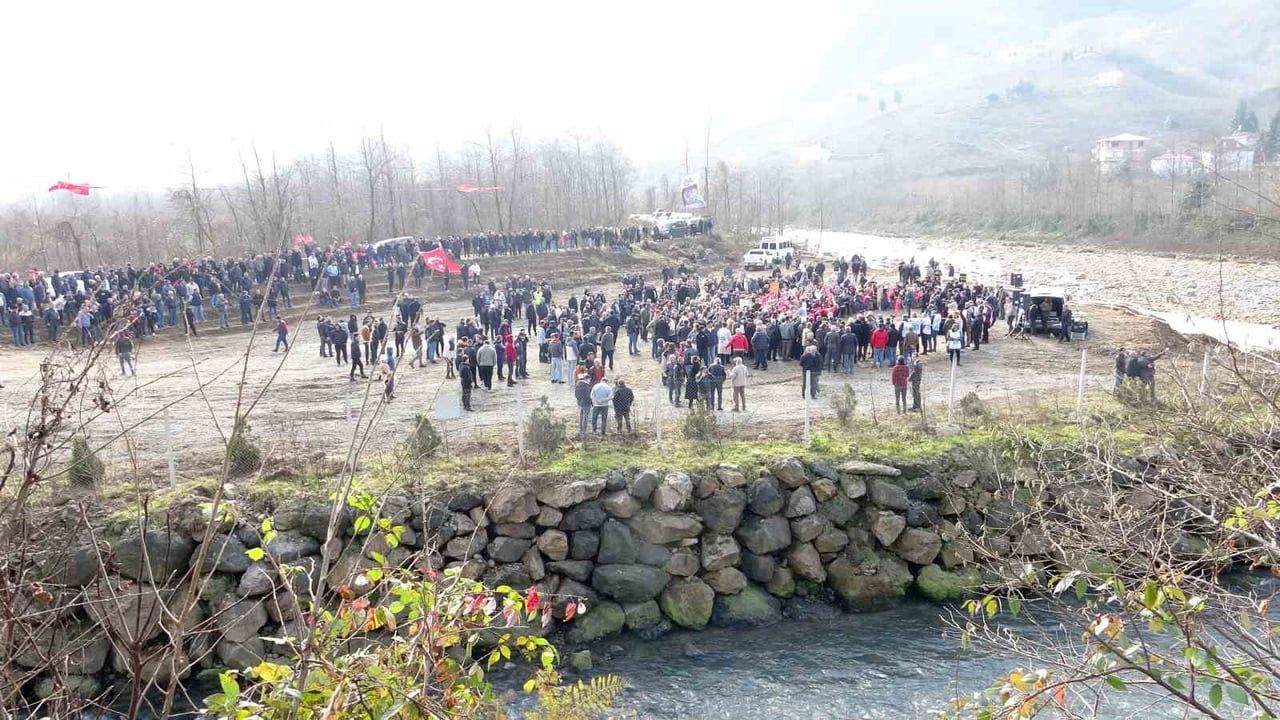 Gelevera Deresi kıyısına planlanan atık tesisi yöre halkının tepkisini çekti