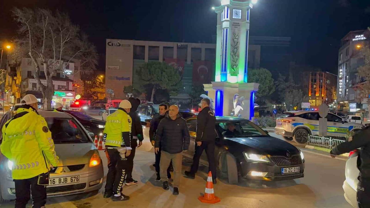 Gemlik'te protokol 2026'yı sahada karşıladı