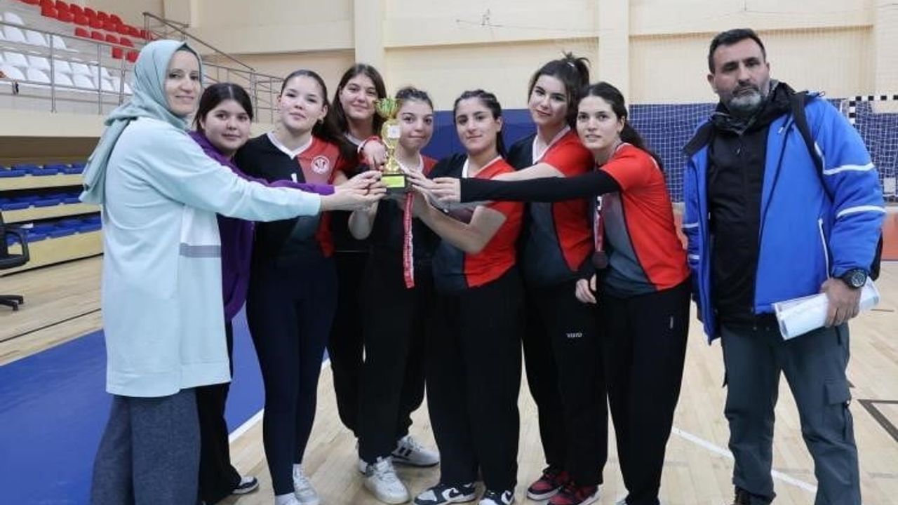 Gençler Badminton İl Birinciliği Bilecik’te sona erdi