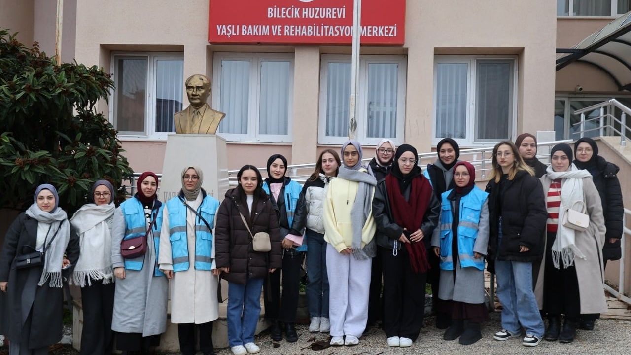 Gençlerle Büyükler Bilecik'te Bir Araya Geldi