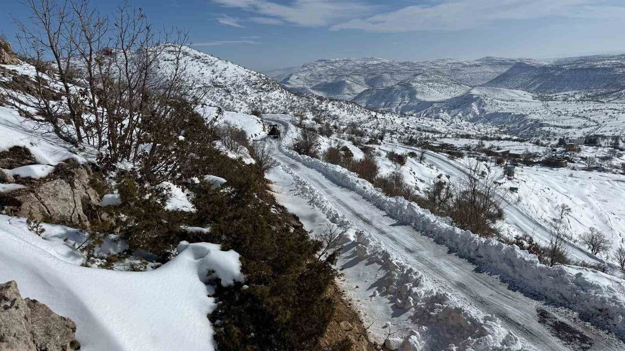 Gercüş'te 58 köy yolu ulaşıma yeniden açıldı