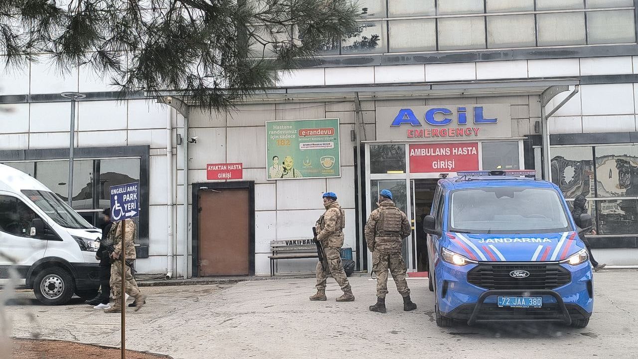 Gercüş'te ava giden traktörde silah kazası: 5 kişi adliyeye sevk edildi