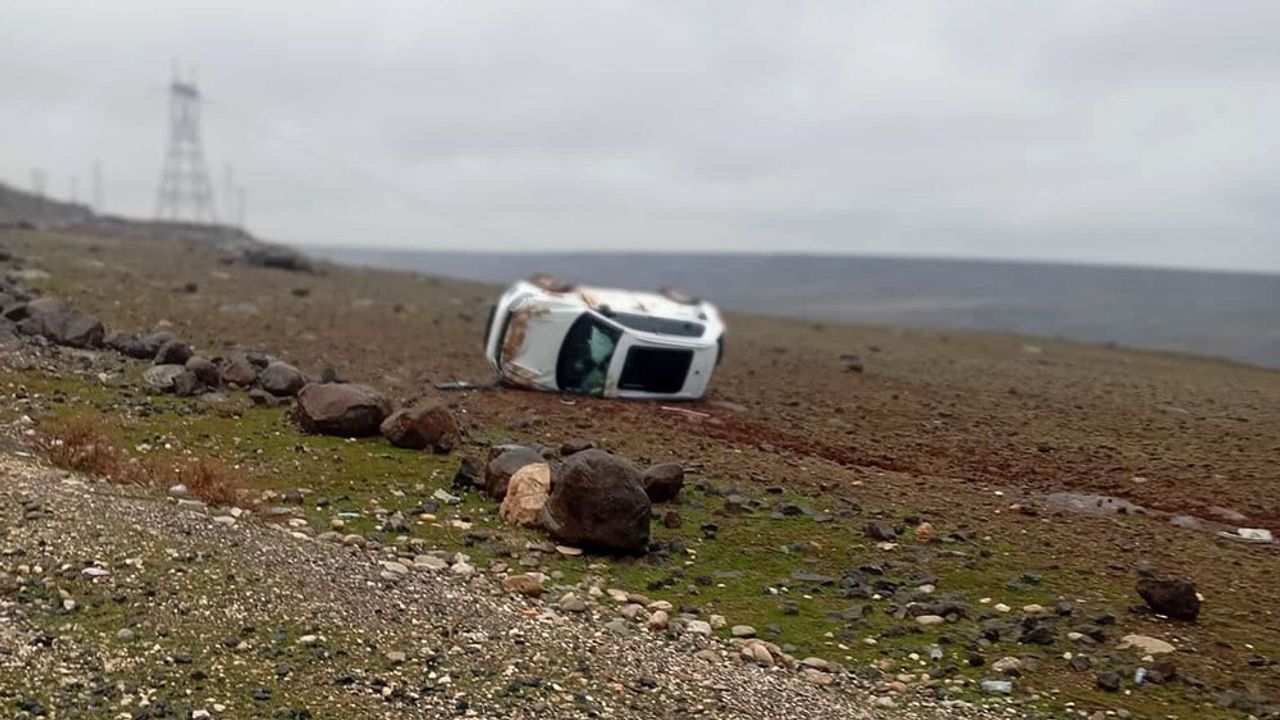 Gercüş’te otomobil takla attı; sürücü yara almadan kurtuldu
