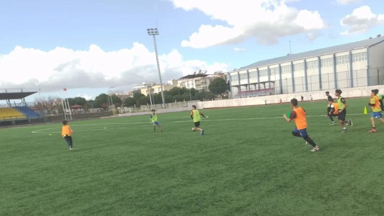 Germencik Belediyespor minikleri ara tatilde de sahayı boş bırakmadı