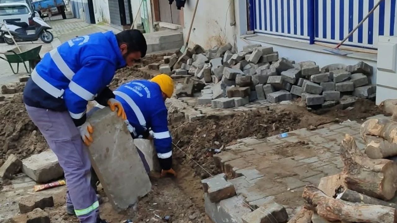 Germencik'te sokak ve kaldırım onarımları sürüyor