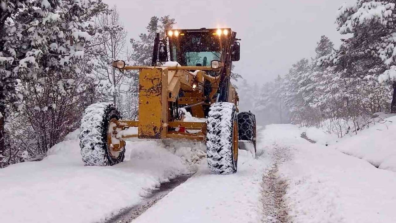 Giresun'da 152 Köy Yolunun Ulaşıma Açılması İçin Çalışmalar Sürüyor