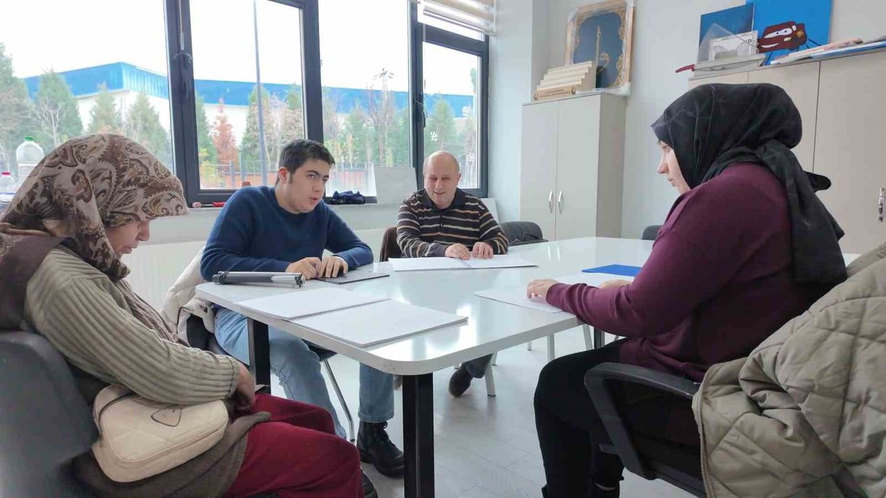 Görme Engellilere Braille ile Kur’an-ı Kerim Eğitimi — Çayırova