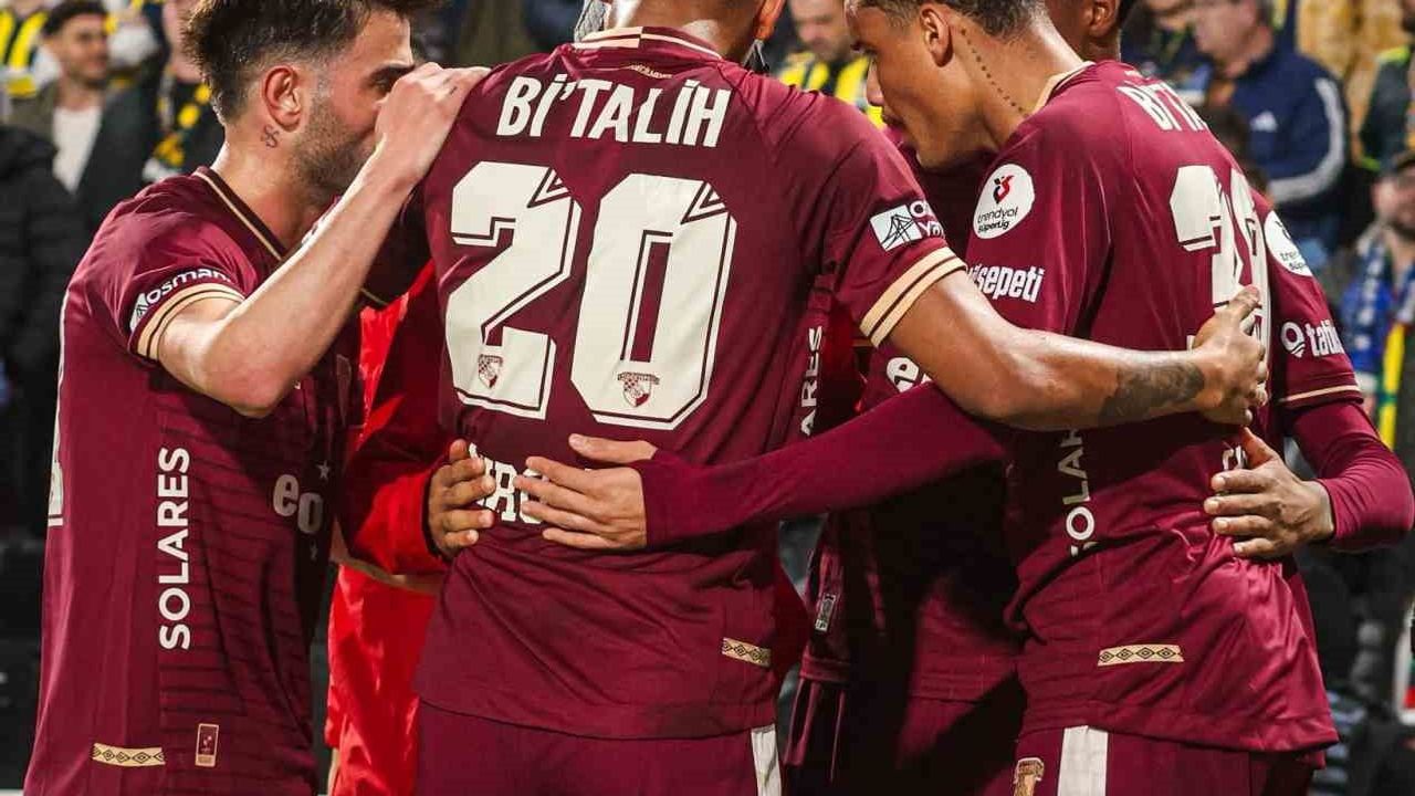 Göztepe, Kadıköy'den kritik 1 puanla Avrupa yarışında avantaj sağladı