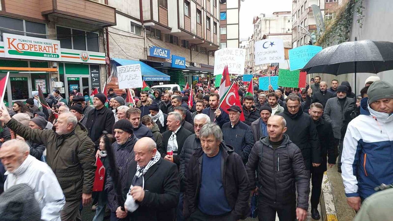 Güneysu'dan Galata Köprüsü'ne destek yürüyüşü