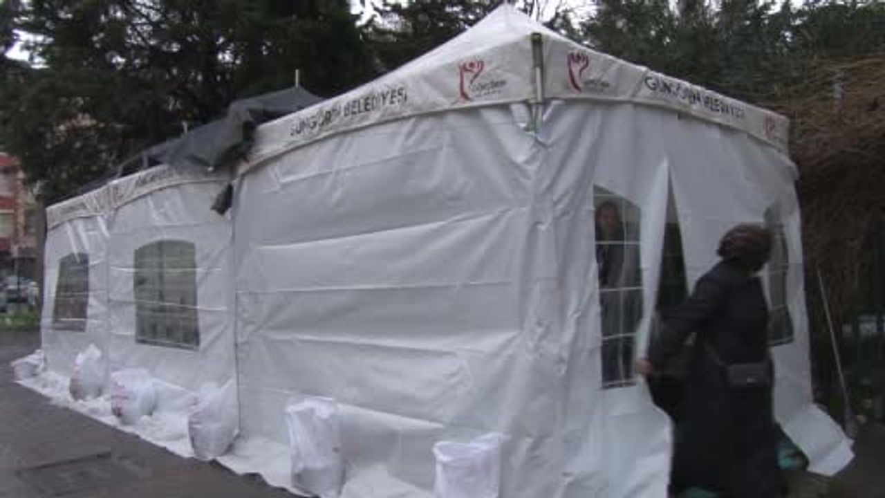 Güngören'de Atlas Çağlayan için ev önüne taziye çadırı kuruldu