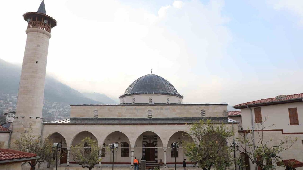 Habib-i Neccar Camii'nin Temizliği HBB Ekiplerine Emanet