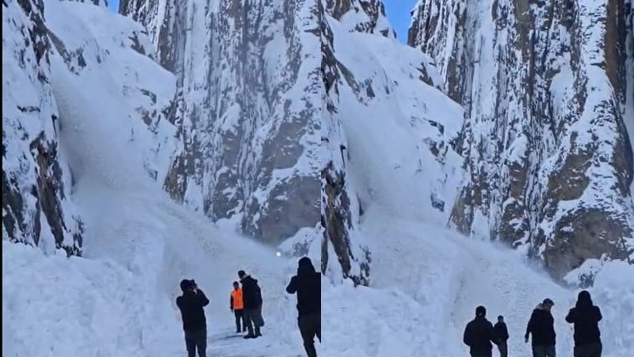 Hakkari Çukurca yolunda çığın araçlara doğru inmesi görüntülendi