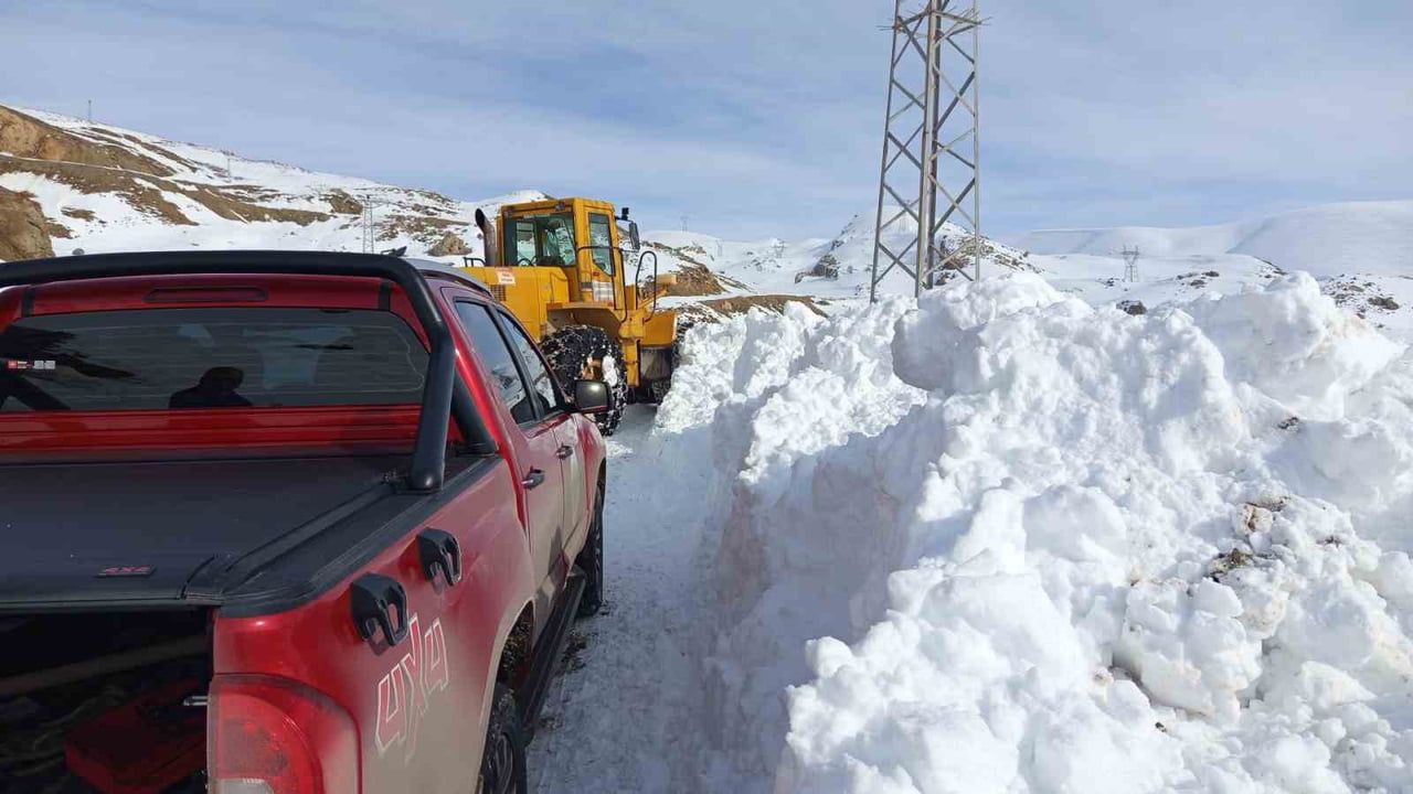 Hakkari'de karda su temini için seferberlik