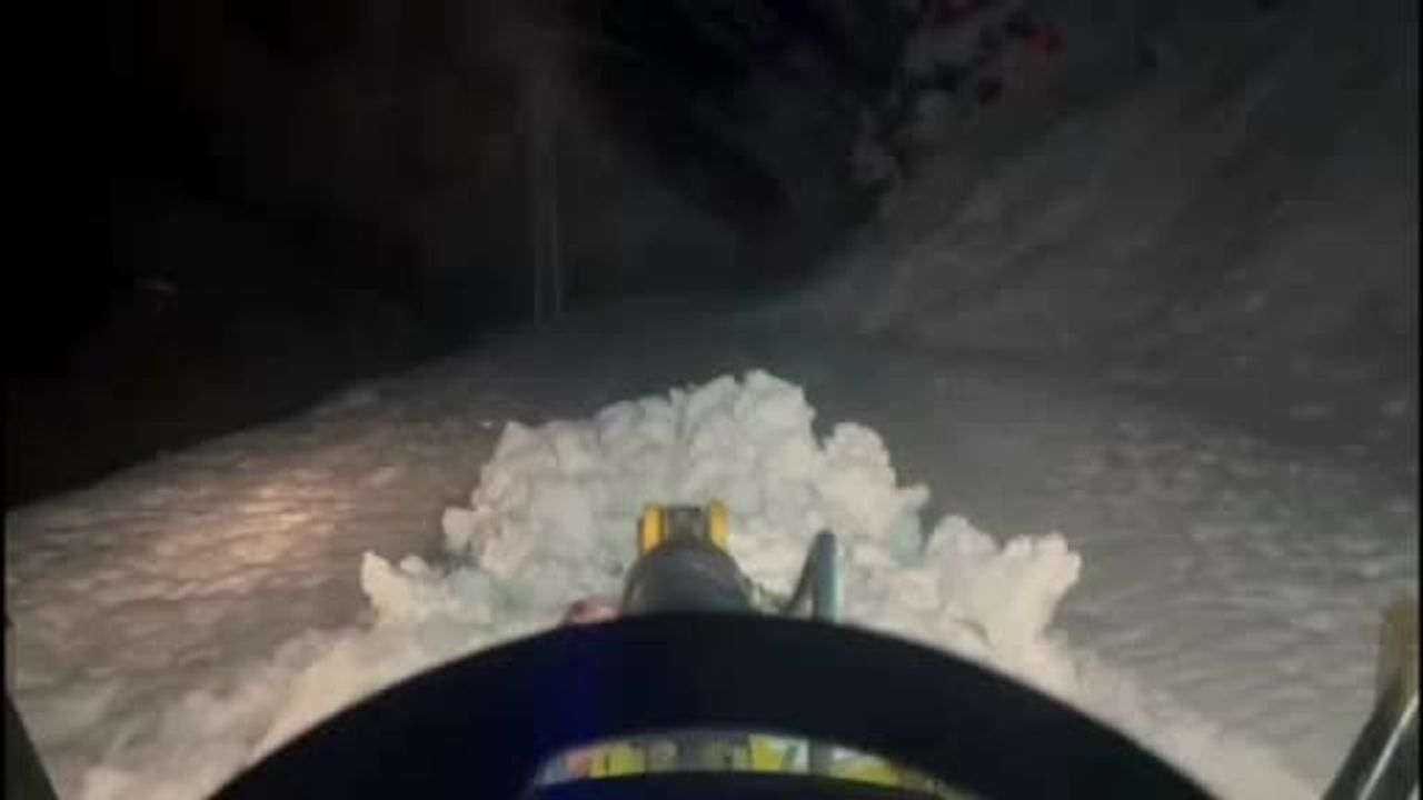 Hakkâri'de Mahsur Kalan 8 Maden İşçisi 3 Gün Sonra Kurtarıldı