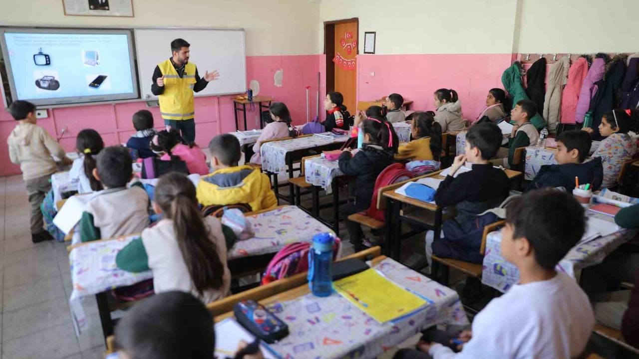 Haliliye Belediyesi'nden okullarda farkındalık eğitimleri
