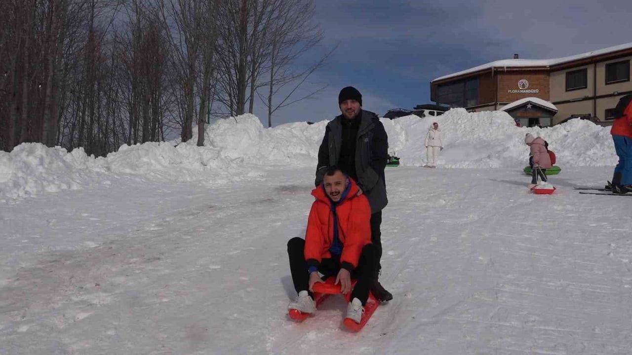 Handüzü Yaylası'nda kayak severler: Rize'ye kayak tesisi talebi