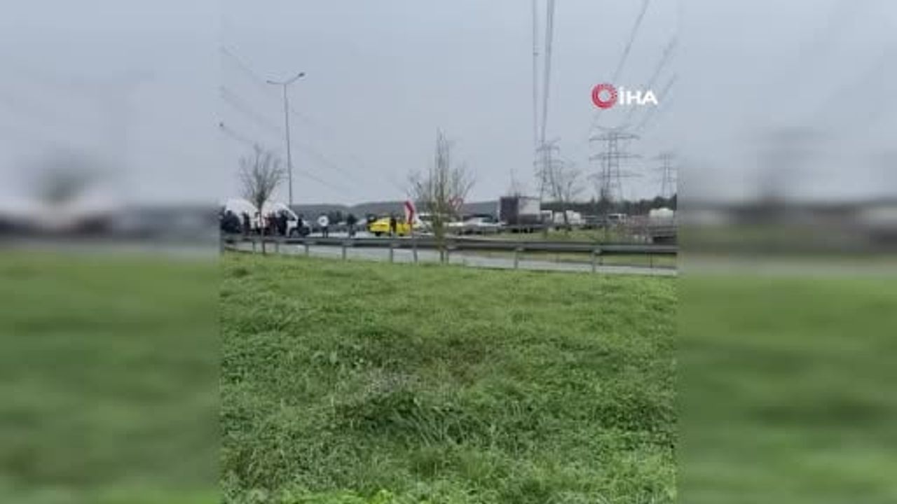 Hasdal Yolu Kemerburgaz yönünde cezaevi aracı devrildi