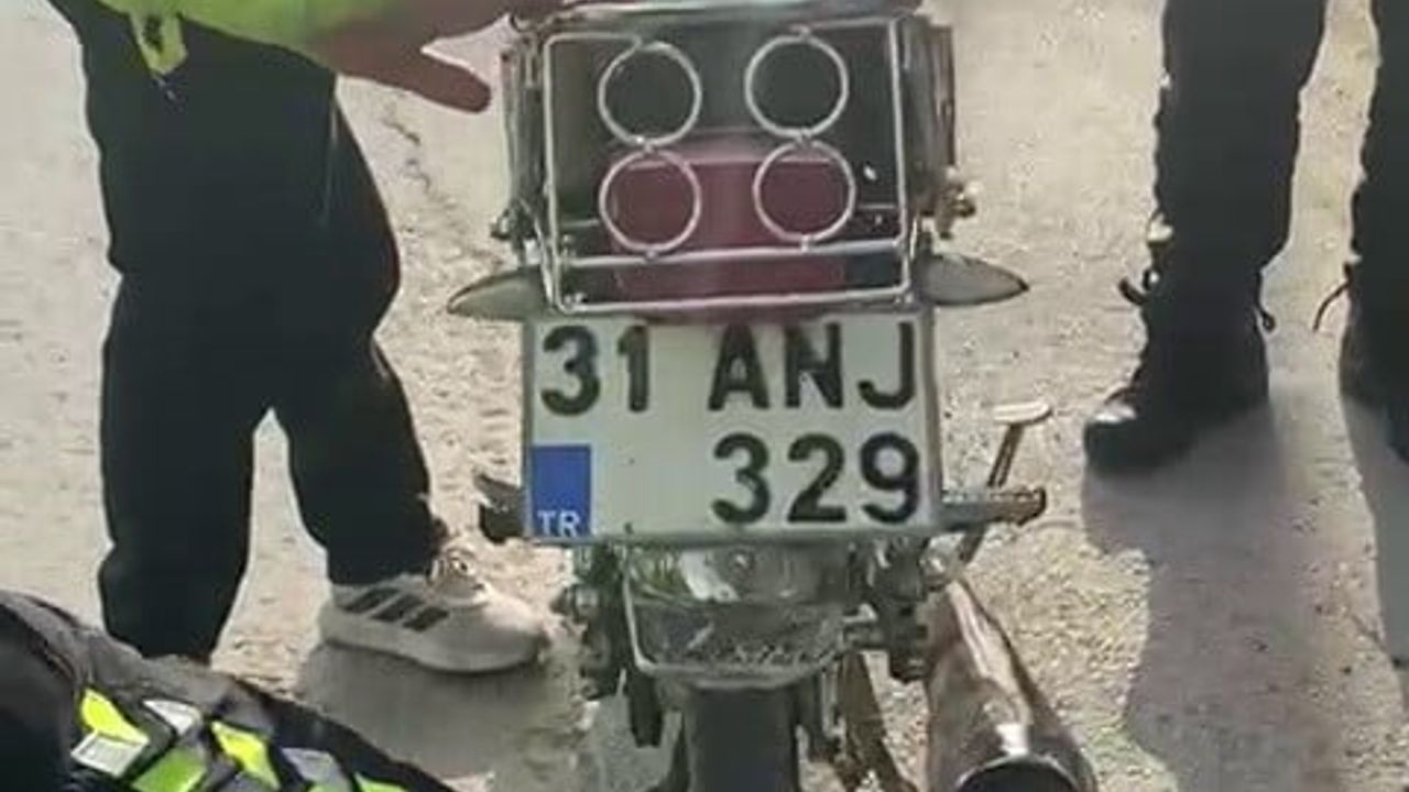 Hatay’da abartı egzozlu motosiklete 12 bin 400 TL ceza