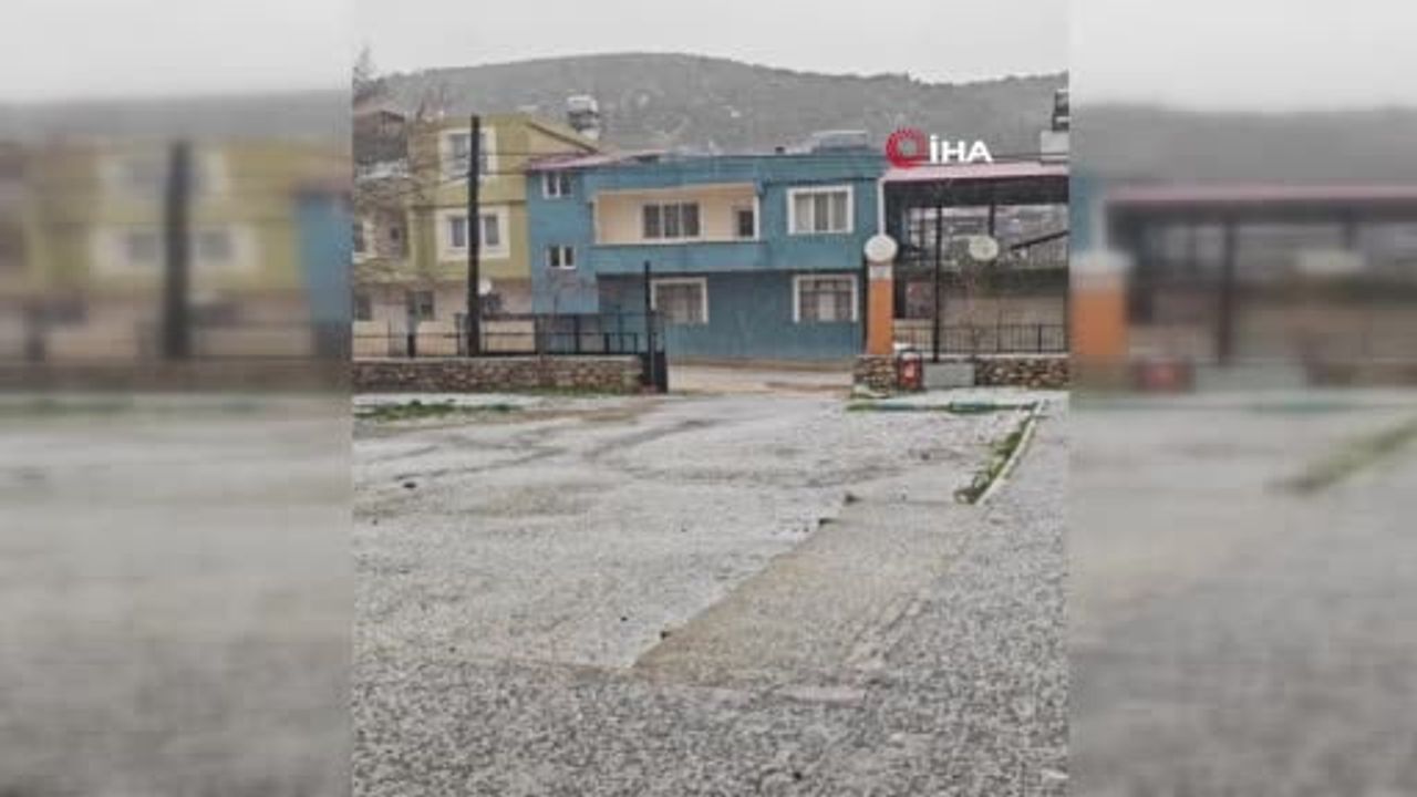 Hatay'da Dolu: Yayladağı Bezge Mahallesi Beyaza Büründü