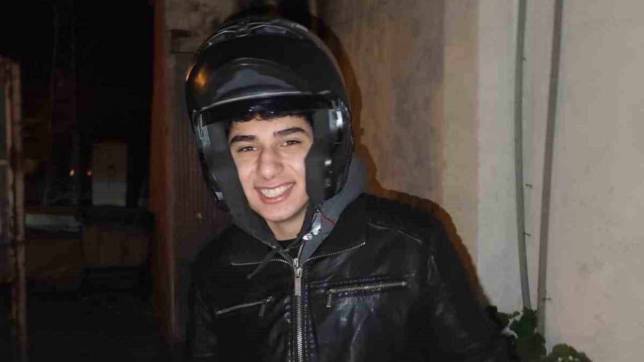 Hatay'da elektrik direğine saplanan Fiat Tofaş'ta 18 yaşındaki genç yaşamını yitirdi