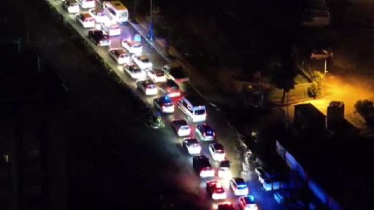 Hatay'da göçmen kaçakçılığı operasyonu: 22 adrese eş zamanlı baskın, 174 göçmen yakalandı