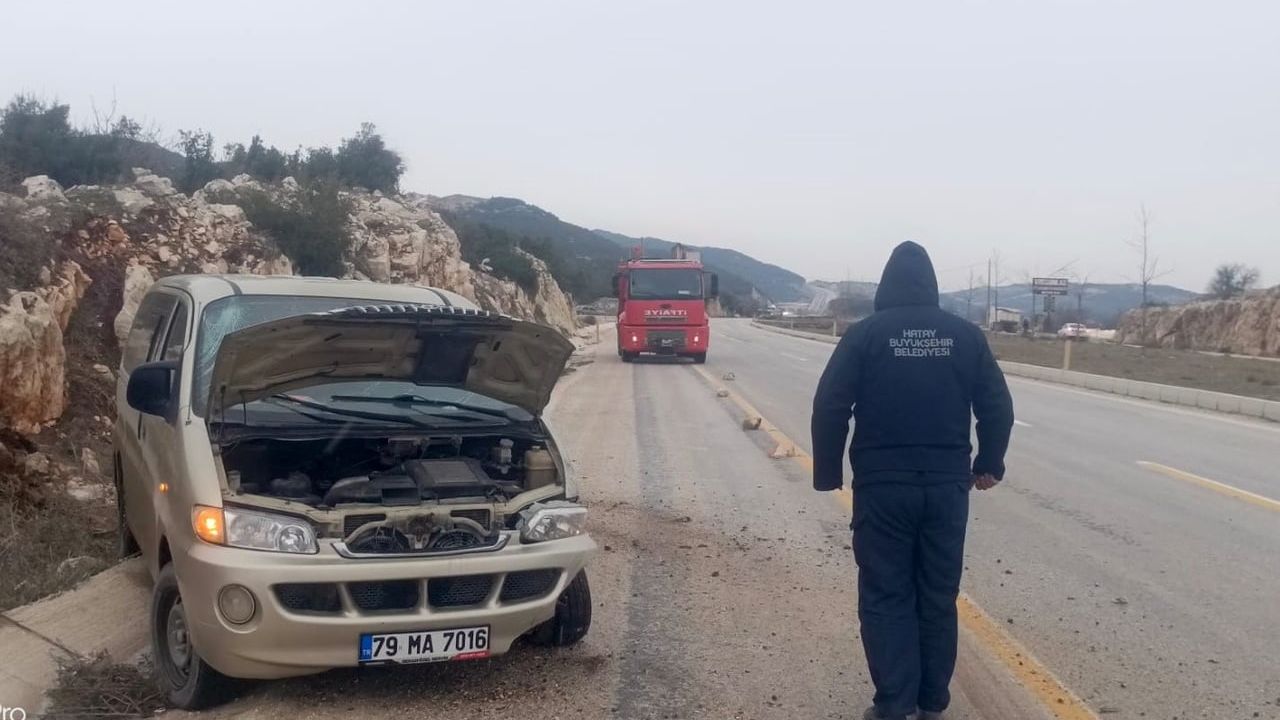 Hatay'da Yayladağı-Antakya yolunda trafik kazası: 6 yaralı