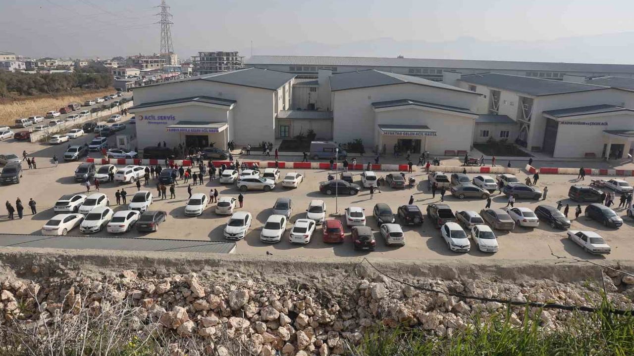 Hatay Eğitim ve Araştırma Hastanesinde 'Canlı bombayım' İhbari Panik Yarattı