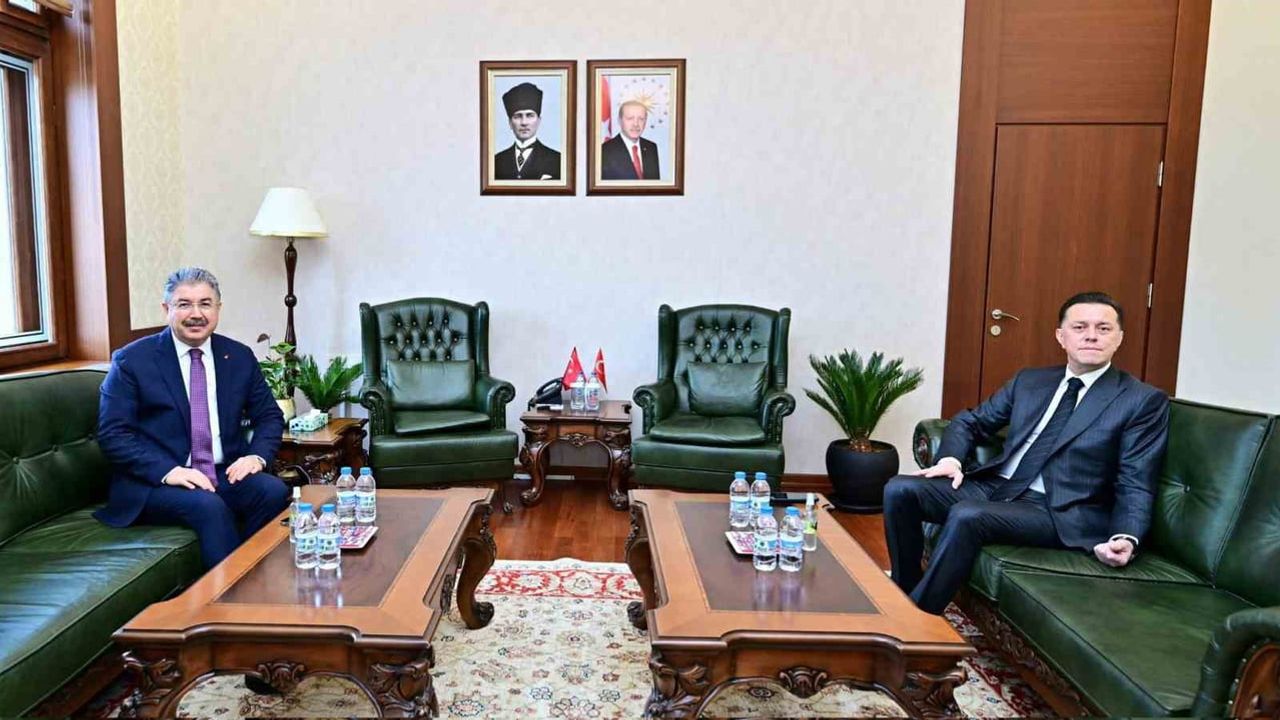 Hatipoğlu’ndan Eskişehir Valisi Dr. Erdinç Yılmaz’a hayırlı olsun ziyareti