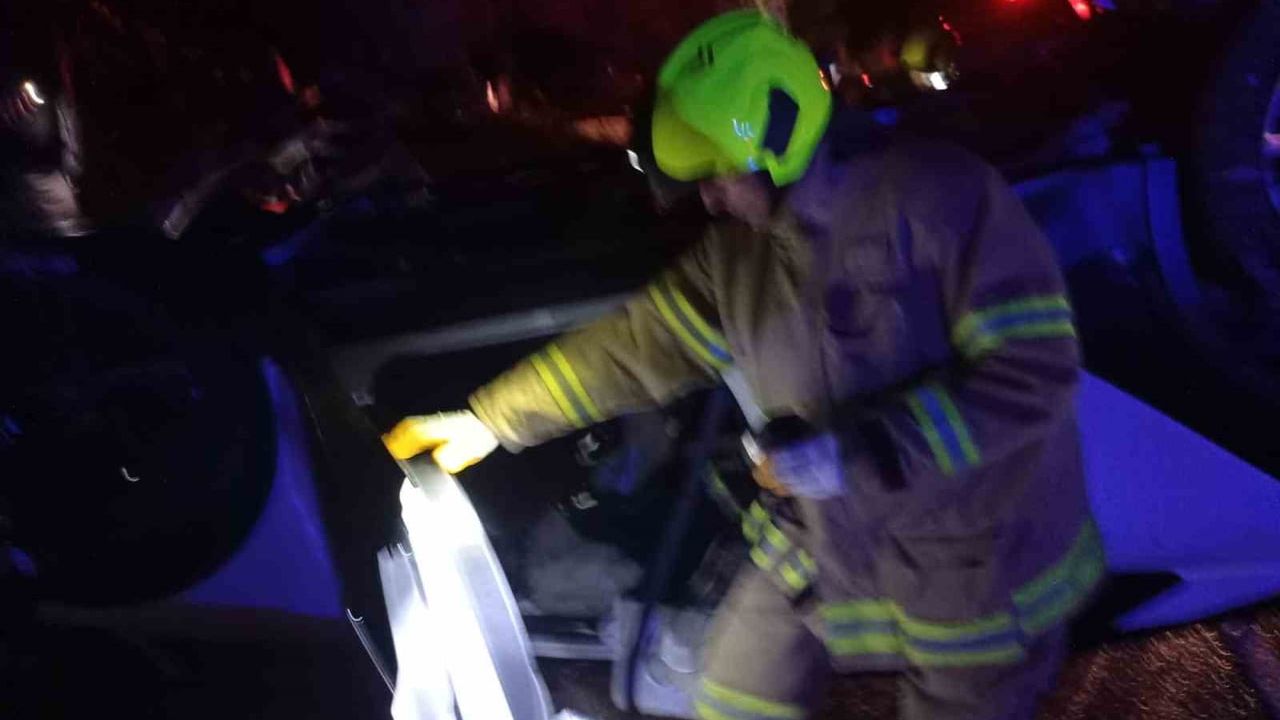 Havran’da otomobil hendeğe yuvarlandı: 2 yaralı