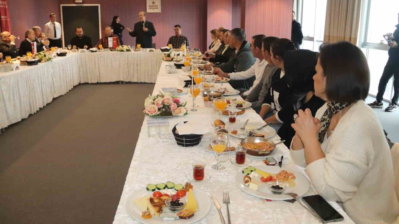 Hayat Hastanesi yönetimi Mudanya muhtarlarıyla buluştu