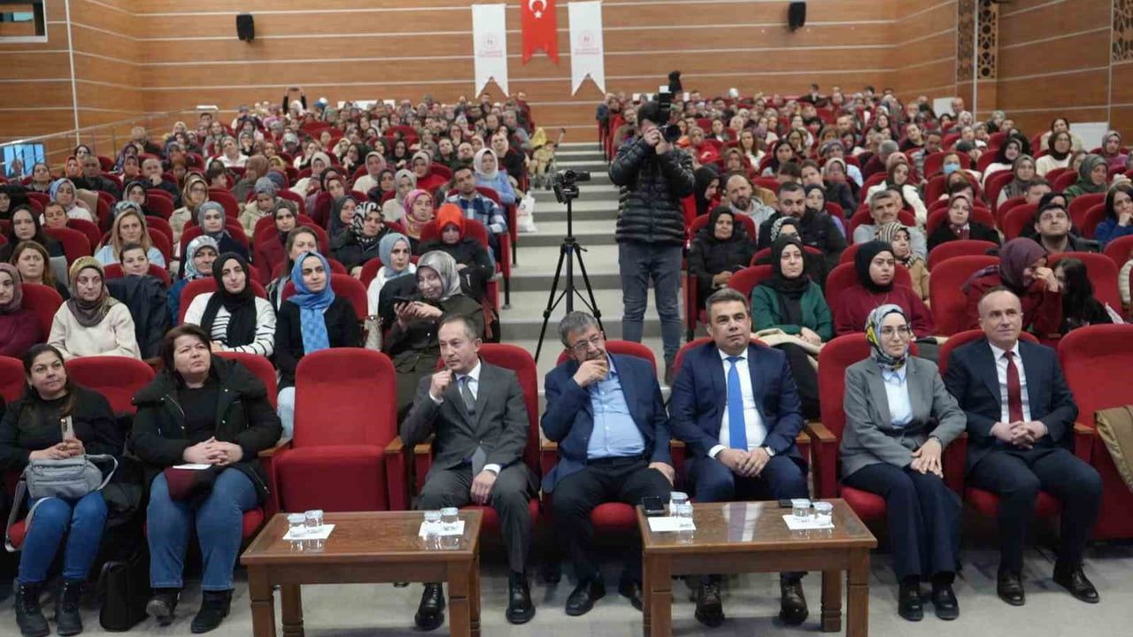 Hayati İnanç: "İnsan kalbini çer çöple doldurmamalıdır"