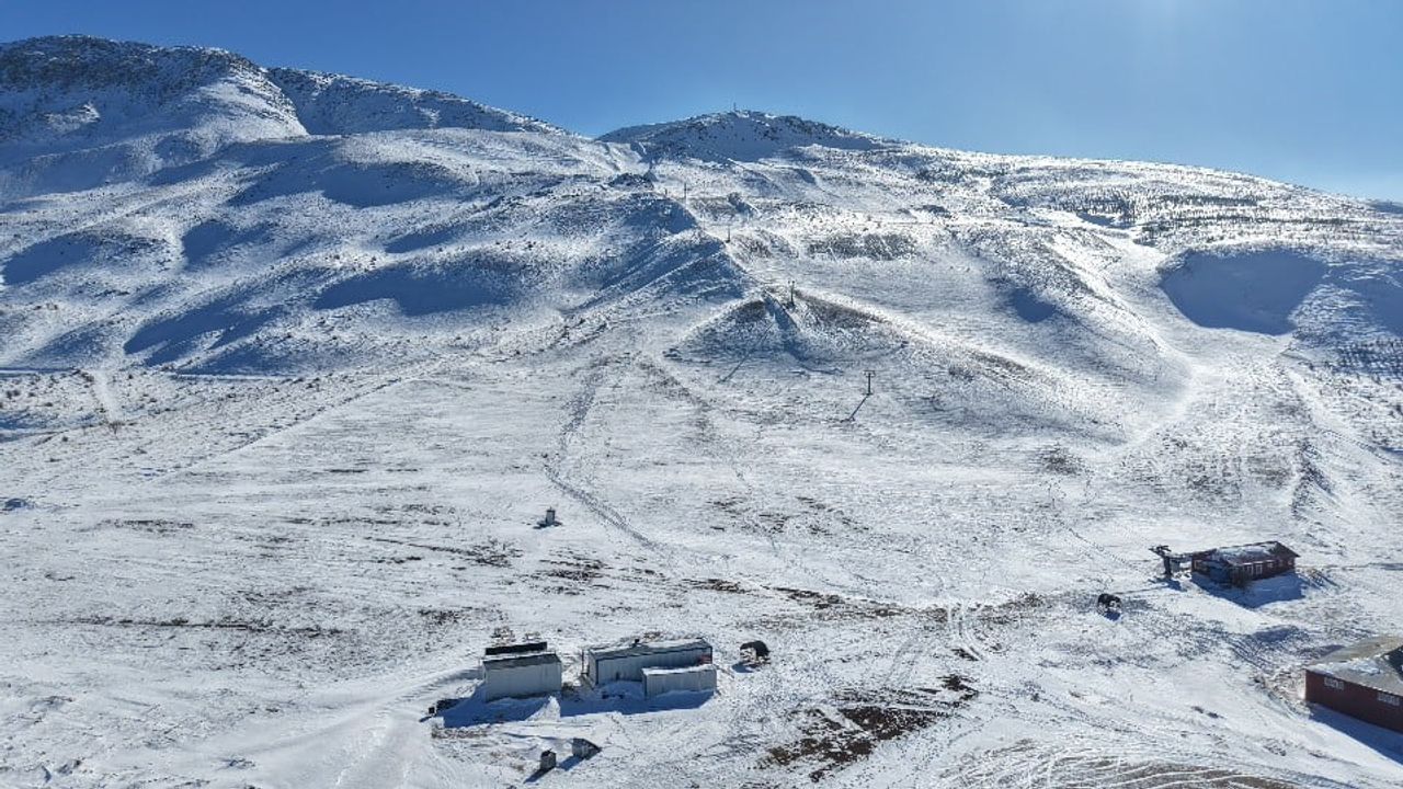 Hazarbaba Kayak Merkezi fırtına nedeniyle sezona açılamadı