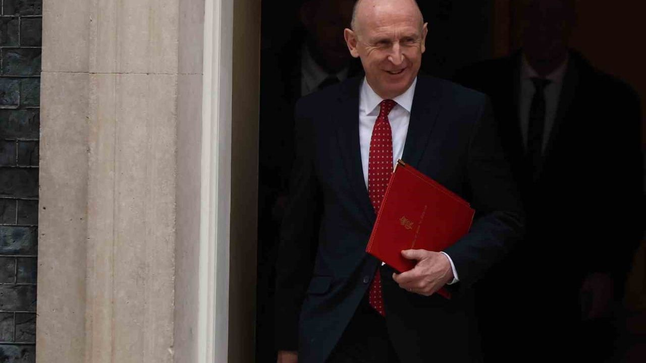 Healey: ABD'nin 'Bella-1' müdahalesine İngiltere üs ve keşif desteği verildi