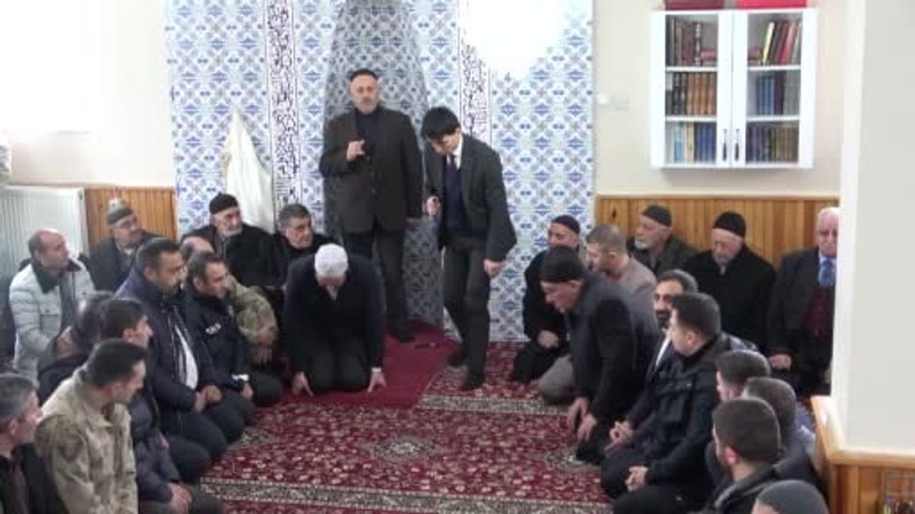 Hınıs Ovakozlu’da İmece ve Şengül aileleri barıştırıldı