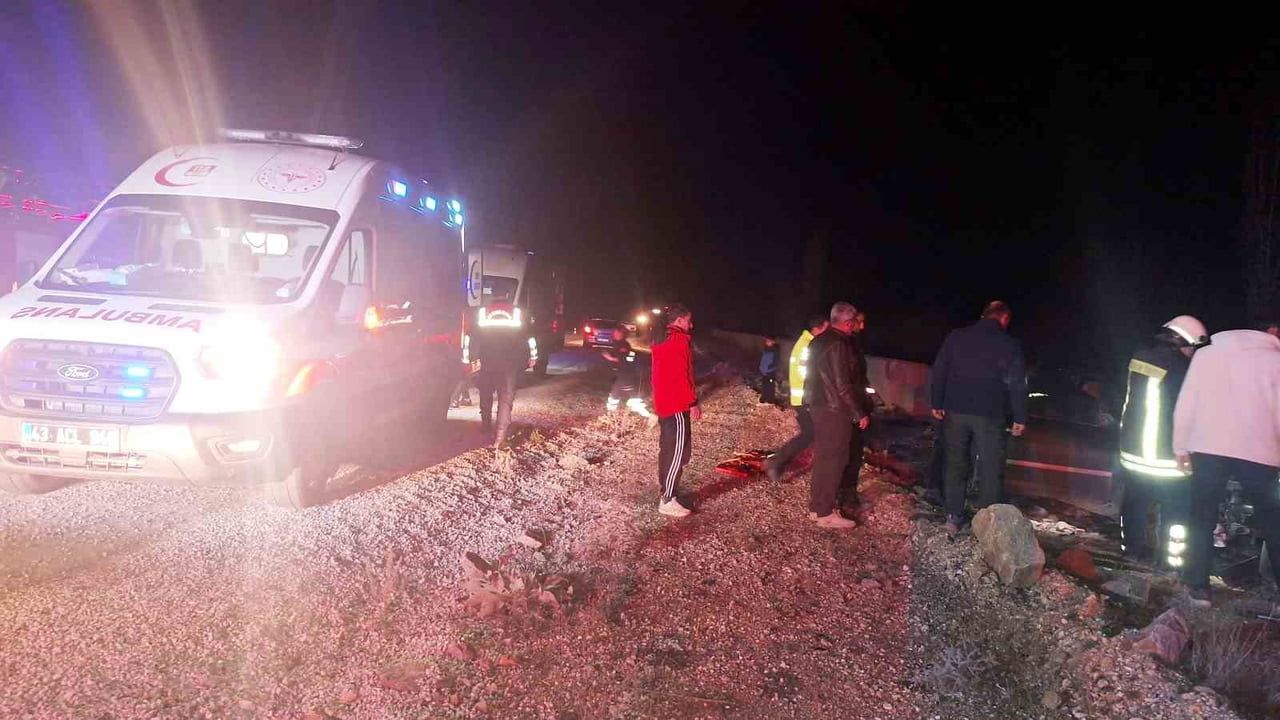 Hisarcık'ta otomobil-motosiklet çarpışması: 2 yaralı