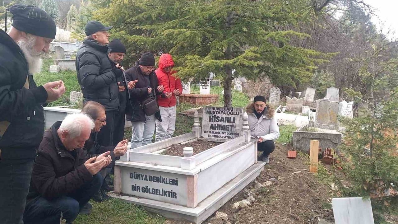 Hisarlı Ahmet, vefatının 42. yılında mezarı başında anıldı