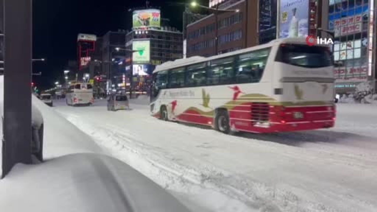 Hokkaido’da Yoğun Kar: New Chitose Havalimanı’nda 7 Bin Yolcu Mahsur