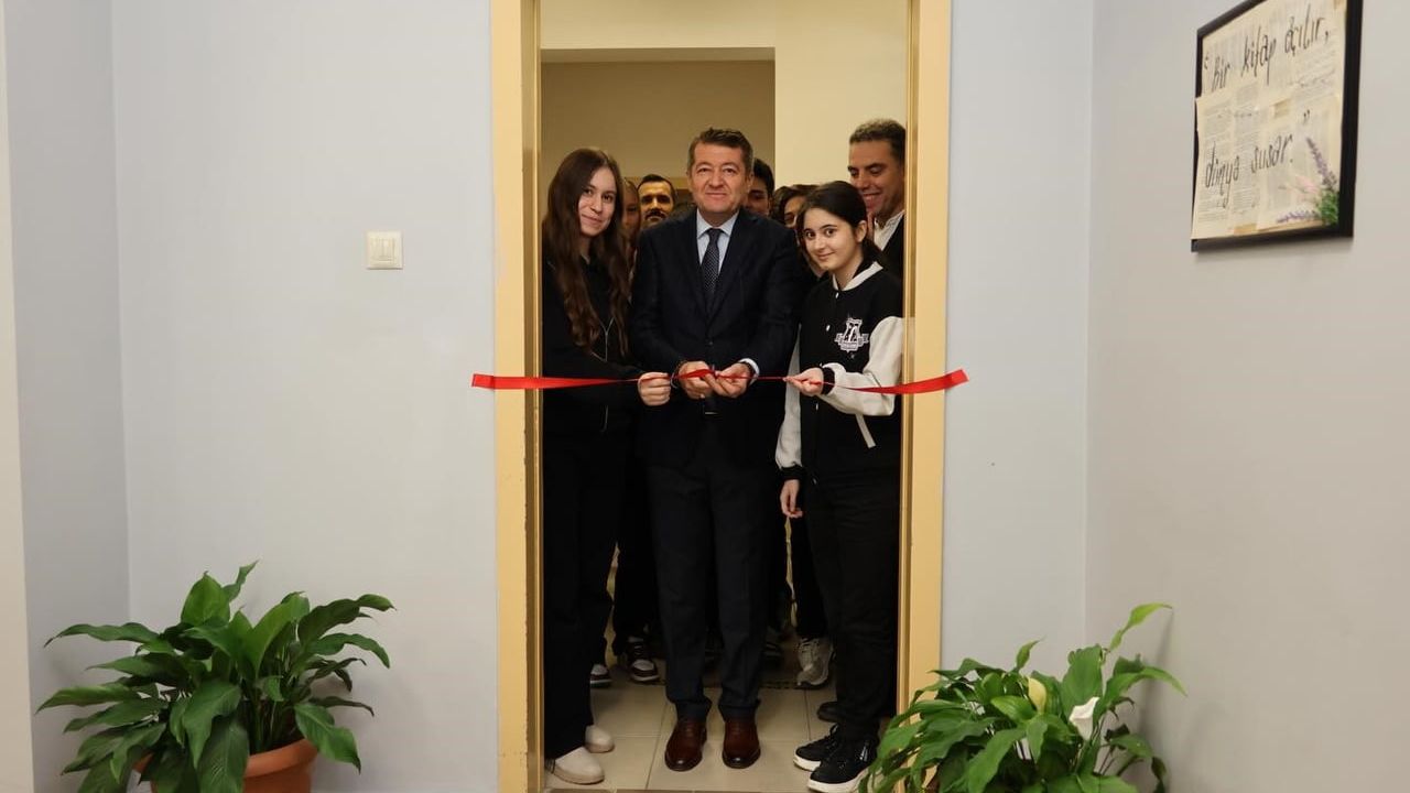 İbn-i Sina Mesleki ve Teknik Anadolu Lisesi'nde kütüphane açıldı